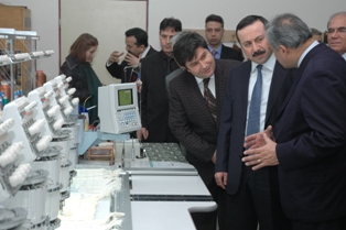 Rektör Gökbel kolları sıvadı
