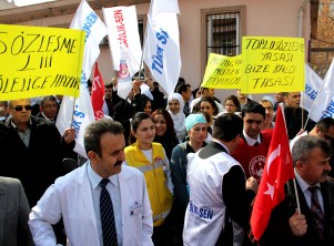 Sağlık çalışanlarından eylem