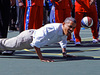 Obama ceza şınavı çekti!