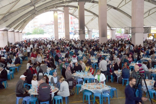 “iftar-sofralarinda-kardesligimizi-tum.jpg