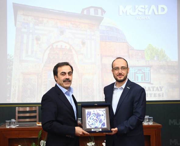 1251.-konferans’ta-1251-yilinda-kurulan-karatay-medresesi-(universitesi)-konusuldu-(1).jpg