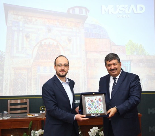 1251.-konferans’ta-1251-yilinda-kurulan-karatay-medresesi-(universitesi)-konusuldu-(2).jpg
