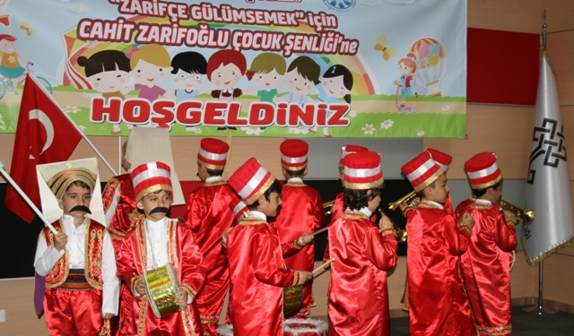 13.-cahit-zarifoglu-cocuk-senligi-1.jpg
