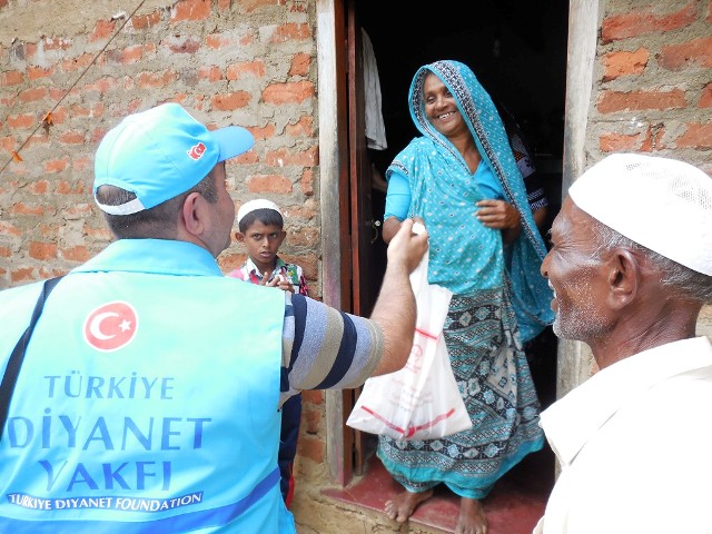 15-08-25-1-47-5_2014kurban-srilanka165.jpg