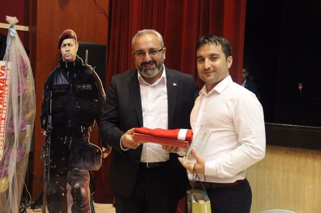 15-temmuz-destani-siir-ve-kompozisyon-yazma-yarismasi-odulleri--(3).jpeg