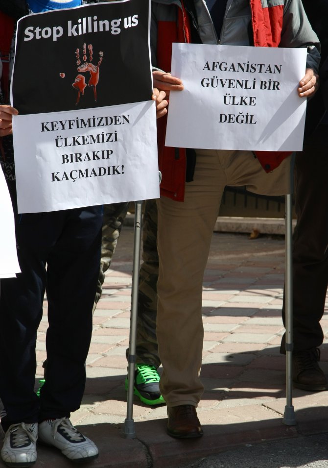 Afgan Sığınmacılardan Bm Protestosu