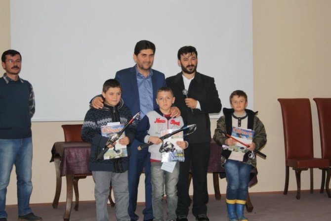 Derbent'te Çocuklara Olta Dağıtıldı