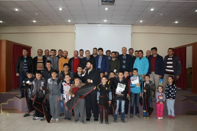 Derbent'te Çocuklara Olta Dağıtıldı