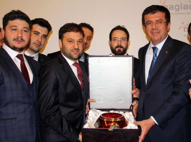 Ekonomi Bakanı Zeybekci, Manisa'da: