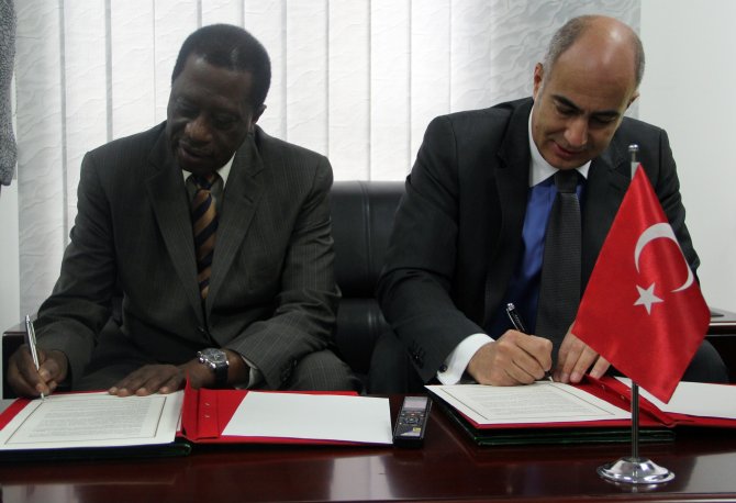 Türkiye'den Afrika Birliği'ne Ebola İle Savaşta Destek