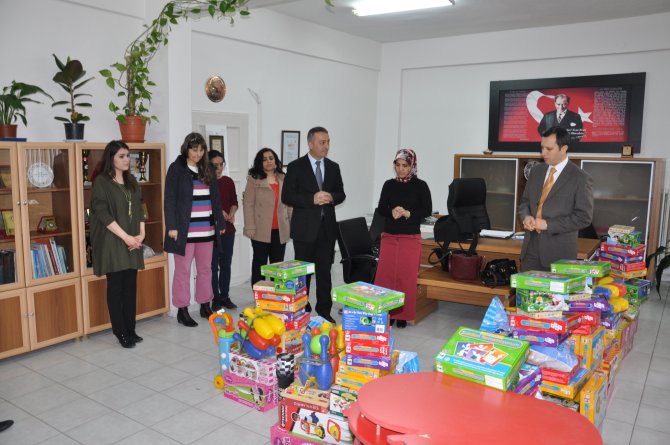 Yerköy’de Anasınıflarına Oyuncak Dağıtıldı