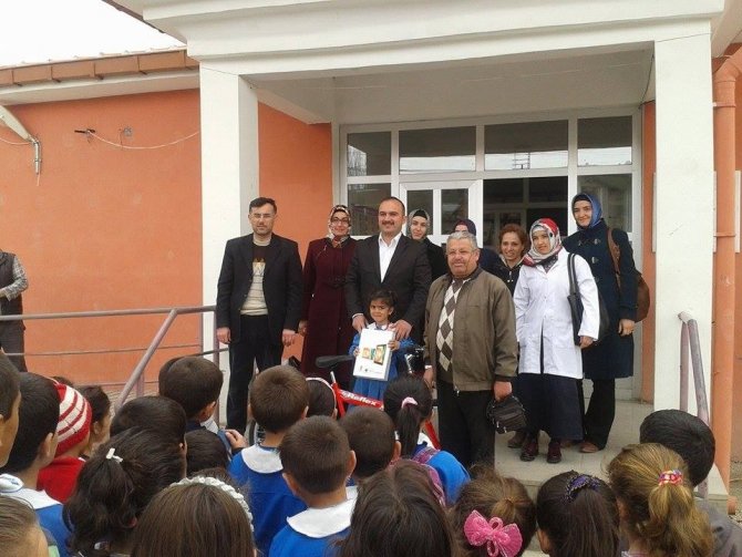 Bimder, Teog'da Başarılı Olan Öğrencileri Ödüllendirecek