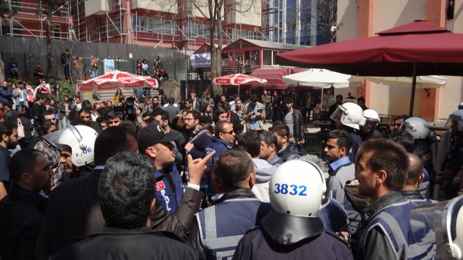 Dil, Tarih Ve Coğrafya Fakültesinde Gerginlik Polis Ekiplerince Önlendi