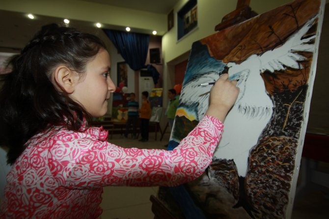 ''Hayal Dünyam, Benim Eserim'' Resim Sergisi Açıldı