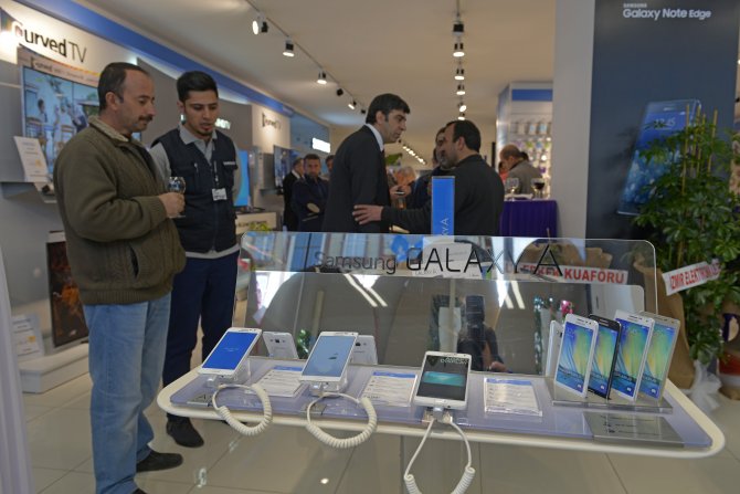 Samsung Electronics, Van'da Mağaza Açtı