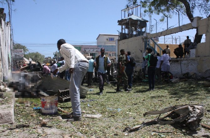 Somali'de Bakanlık Binasına Saldırı