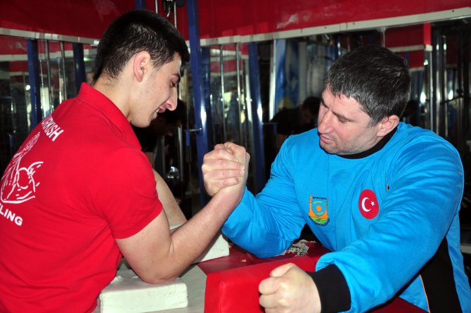 Baba-oğul Avrupa Şampiyonasına Hazırlanıyor
