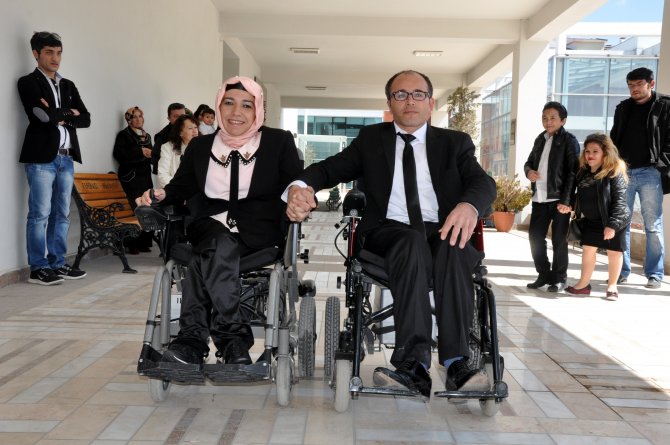 Bedensel Engelli Çiftin 9 Yıl Sonra Nikah Mutluluğu