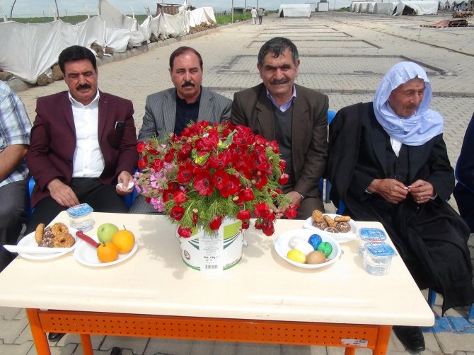 Gurbetteki Ezidiler Kırmızı Çarşamba Bayramını Buruk Kutladı