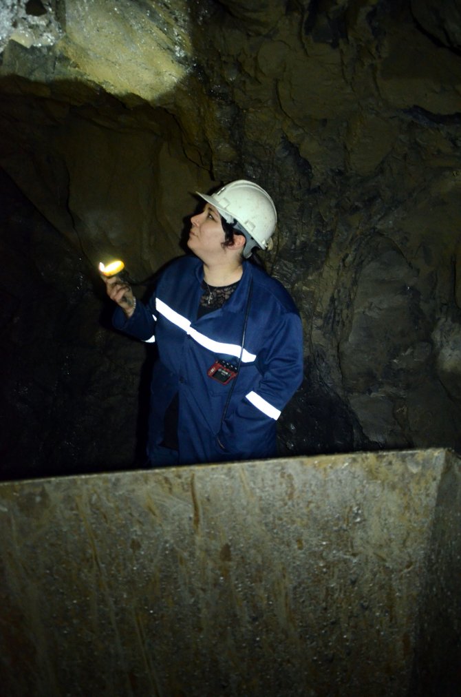 Kadın Mühendis, Ekmeğini Kara Elmastan Çıkarıyor