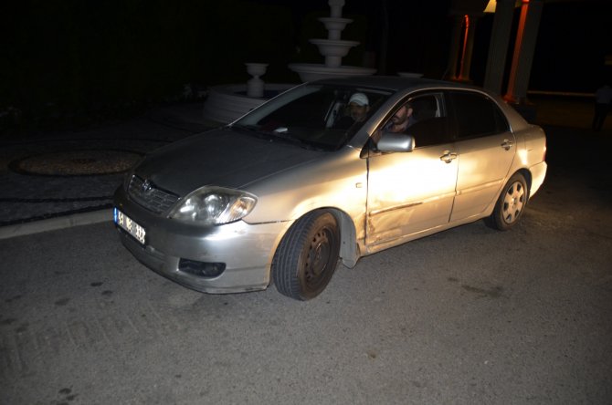 Polis Otosuna Çarparak Kaçtılar