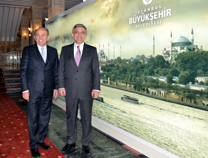 11. Cumhurbaşkanı Gül, Büyükşehir Belediye Başkanı Topbaş'ı Ziyaret Etti