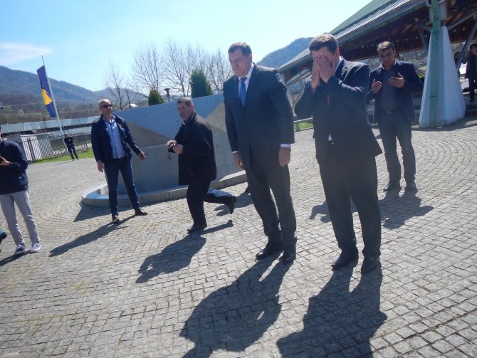 Dodik'ten Srebrenitsa'ya Tarihi Ziyaret