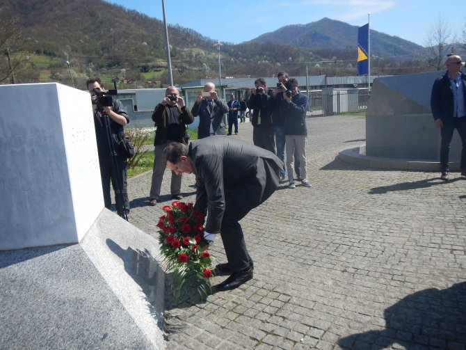 Dodik'ten Srebrenitsa'ya Tarihi Ziyaret