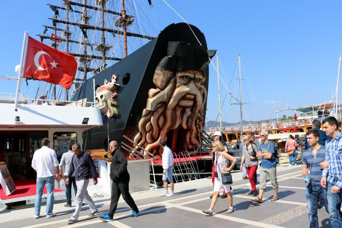 Korsan Gemisi "Barbosa" İlgi Odağı Oldu