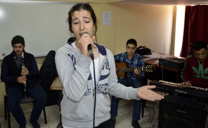 Sevgiyi 7 Dilde Anlatacaklar