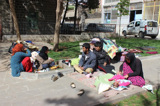 Sokakta Kalan Suriyeli Aile Parka Sığındı