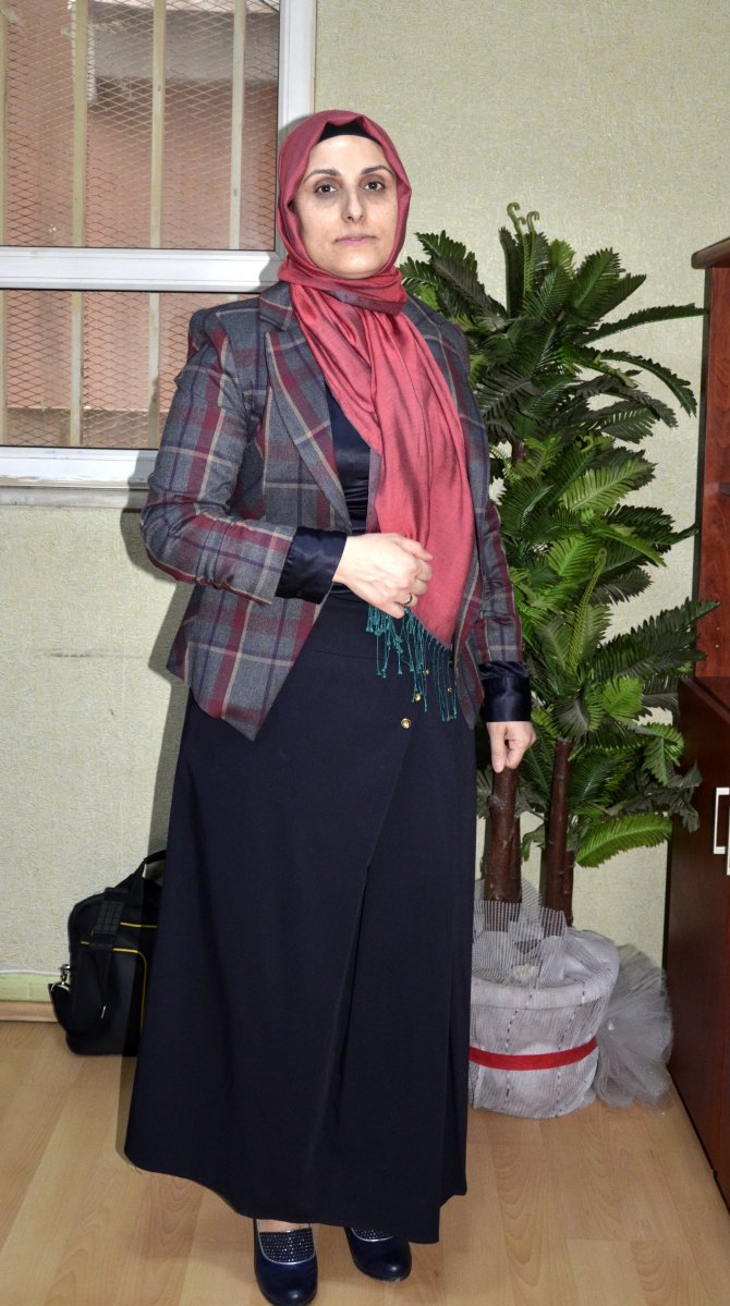 Üniversite Kapısından Giremedi, Meclis Kapısını Zorluyor