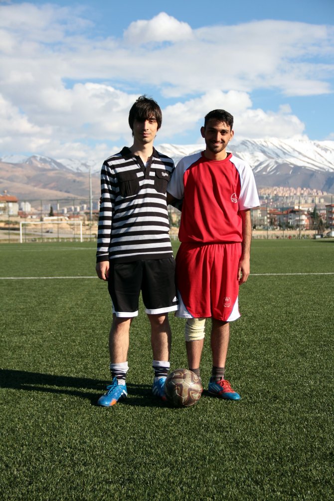 Yetiştirme Yurdundan Profesyonel Sahalara Uzandı