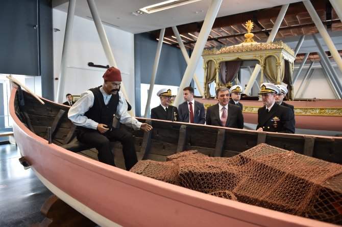 11. Cumhurbaşkanı Gül, Deniz Müzesi'ni Ziyaret Etti