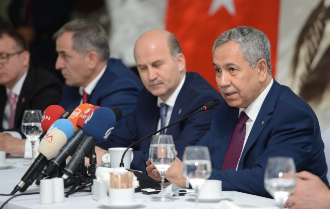 Başbakan Yardımcısı Arınç: (1)