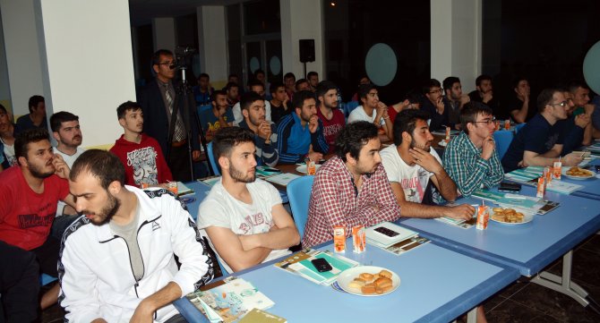 Başkan Yazgı Üniversite Öğrencileriyle Bir Araya Geldi