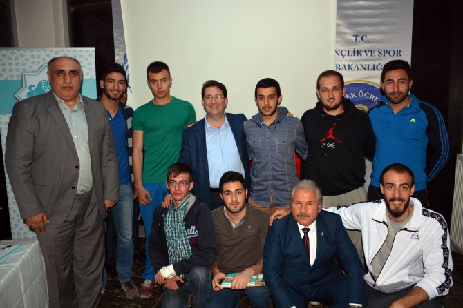 Başkan Yazgı Üniversite Öğrencileriyle Bir Araya Geldi