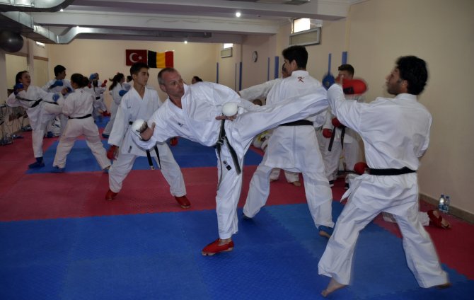 Belçikalı Karateciler Seminerde