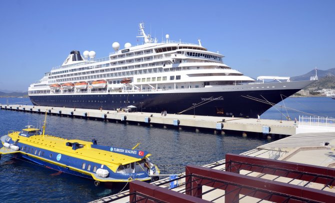 Bodrum'a Sezonun İlk Kruvaziyeri Geldi