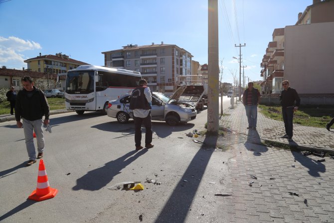 Bolu'da Otomobiller Çarpıştı: 1 Ölü, 1 Yaralı