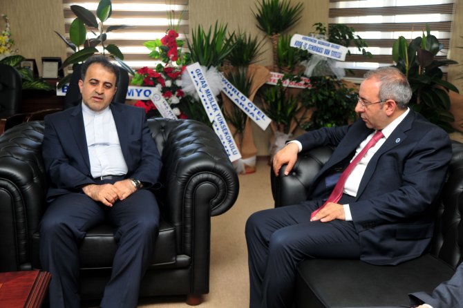 D-8 Genel Sekreteri Musavi, Van'da: