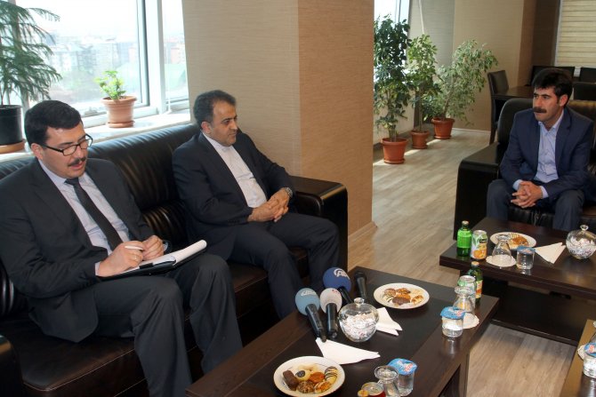 D-8 Genel Sekreteri Musavi Van'da
