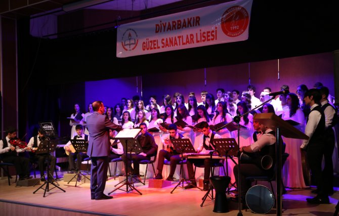 Diyarbakır'da "Dinler Ve Diller" Konseri