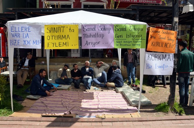 Diyarbakır'da Esnaftan Oturma Eylemi