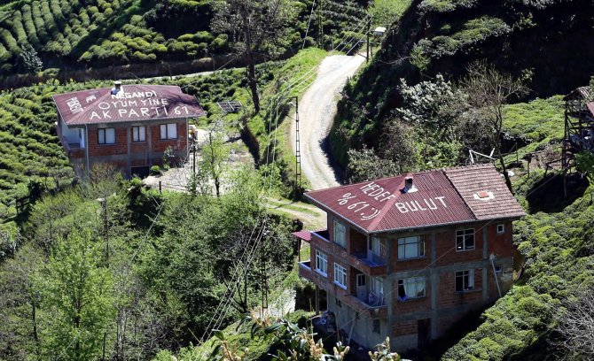 Karadenizli Aile, Seçim Tahminini Çatıya Yazdı