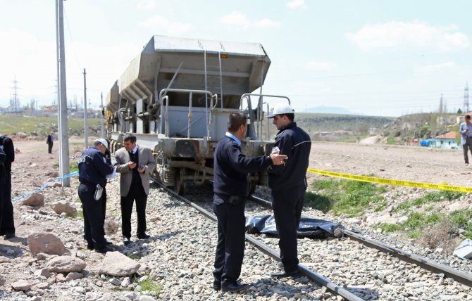 Kayseri'de Demiryolu Aracının Çarptığı Kişi Öldü