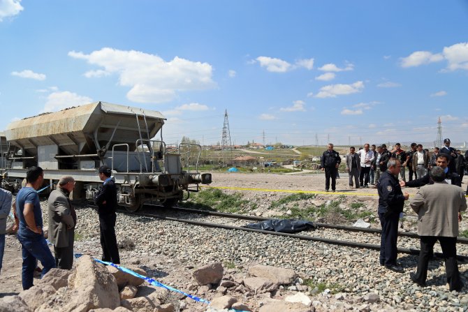 Kayseri'de Demiryolu Aracının Çarptığı Kişi Öldü