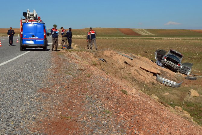 Kayseri'de Otomobil Kayalara Çarptı: 2 Ölü, 2 Yaralı
