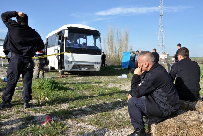 Kırıkkale'de Kamyon İle Cezaevi Servis Minibüsü Çarpıştı: 1 Ölü, 9 Yaralı