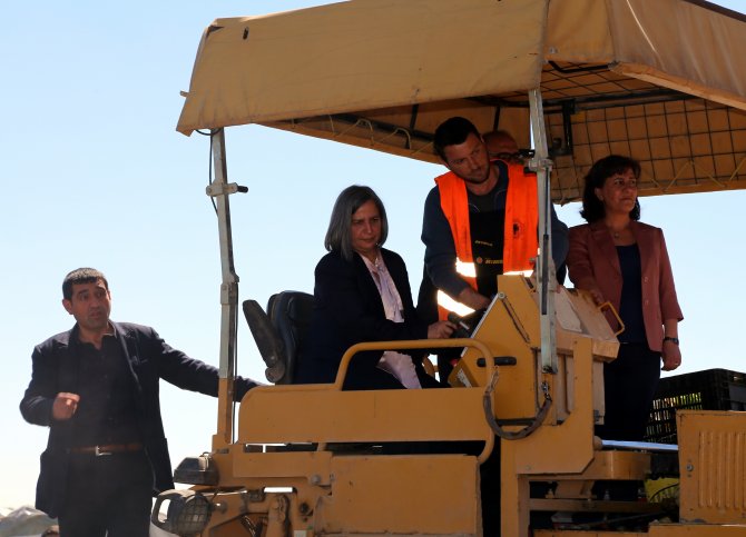 Kışanak, İş Makinesi Kullandı